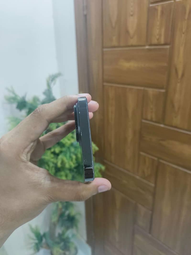 Apple iPhone 14 Pro Max 5