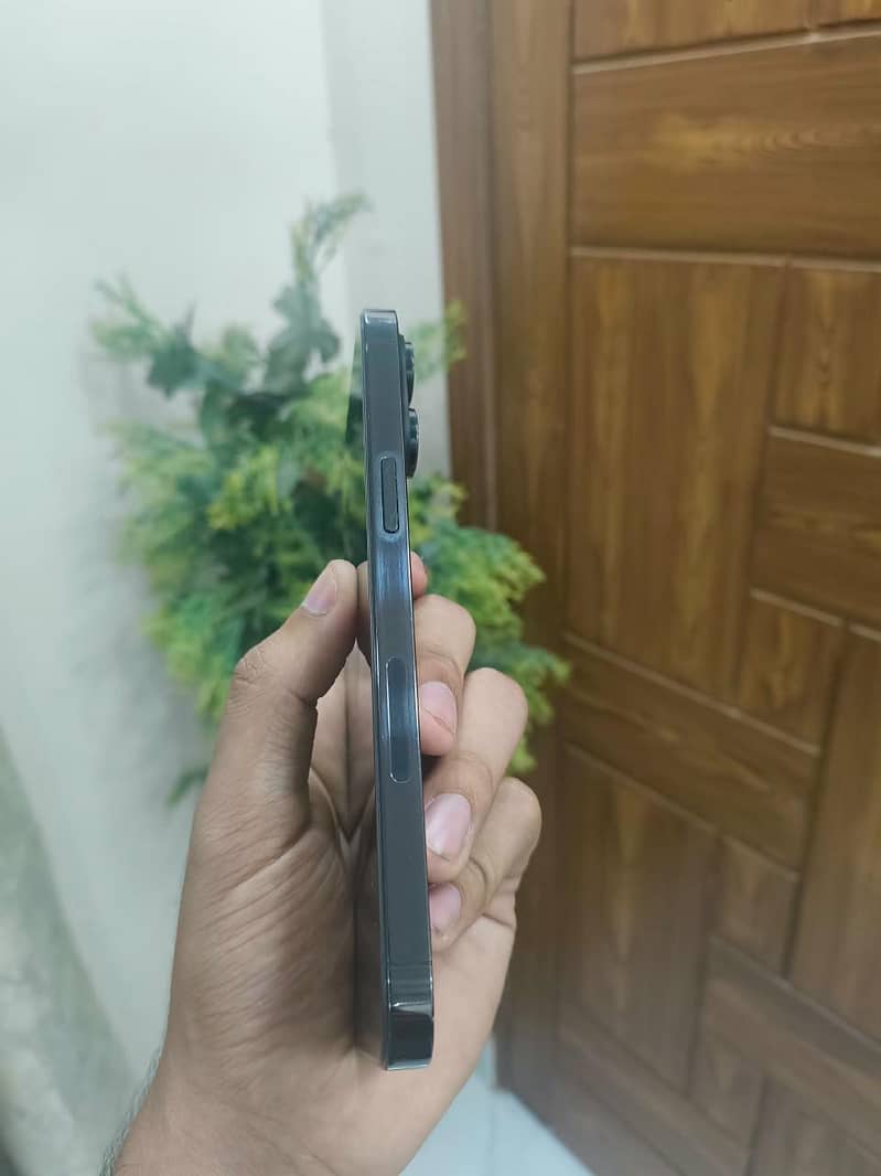 Apple iPhone 14 Pro Max 7