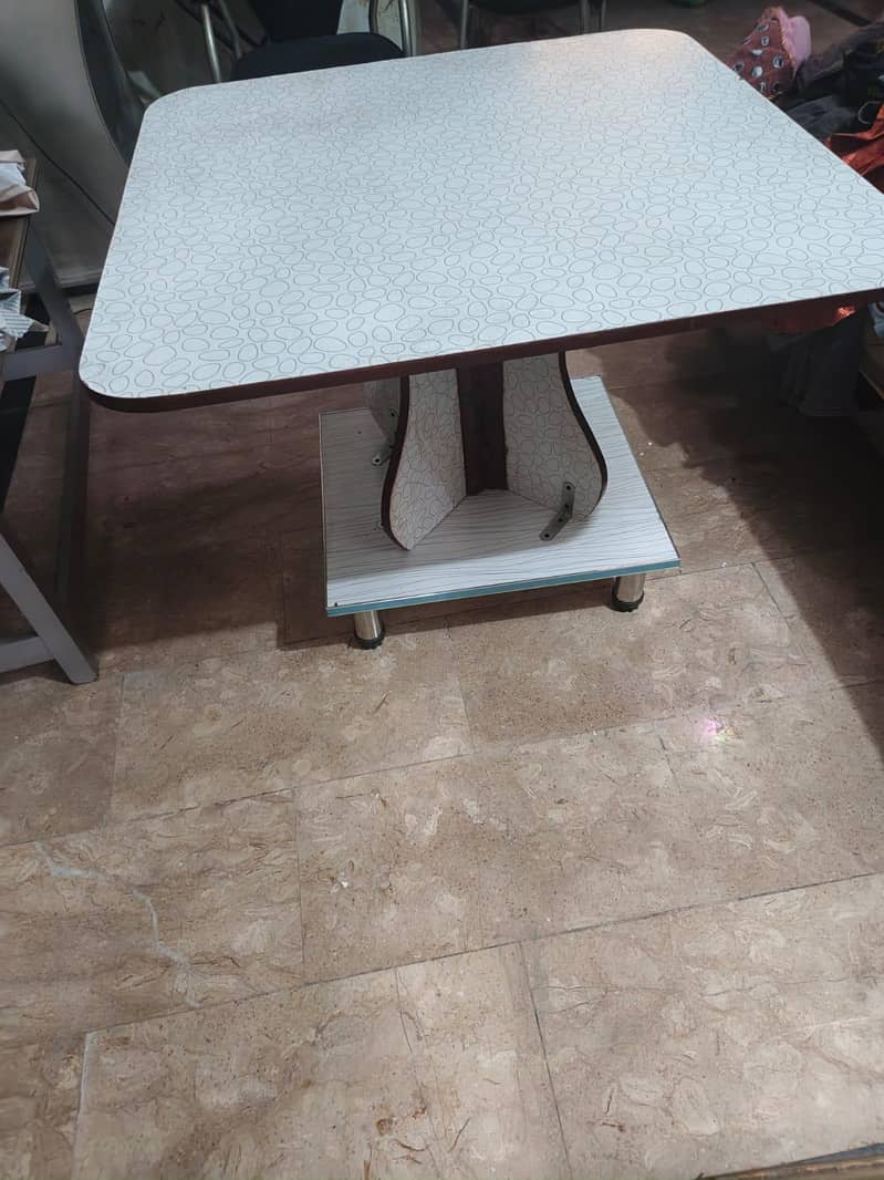 Dining Table 0