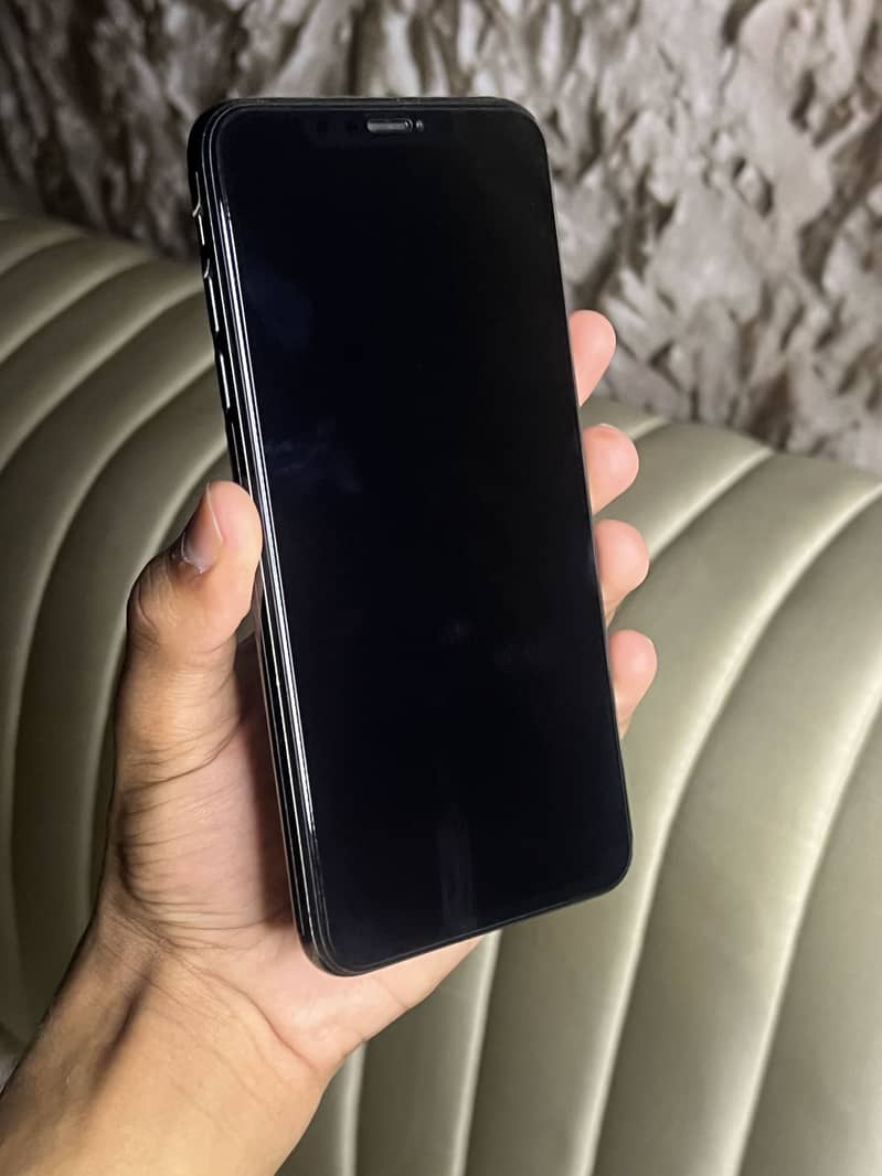 Apple iPhone XS Max 0