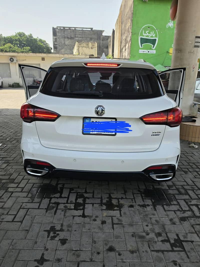 MG HS 2025 0