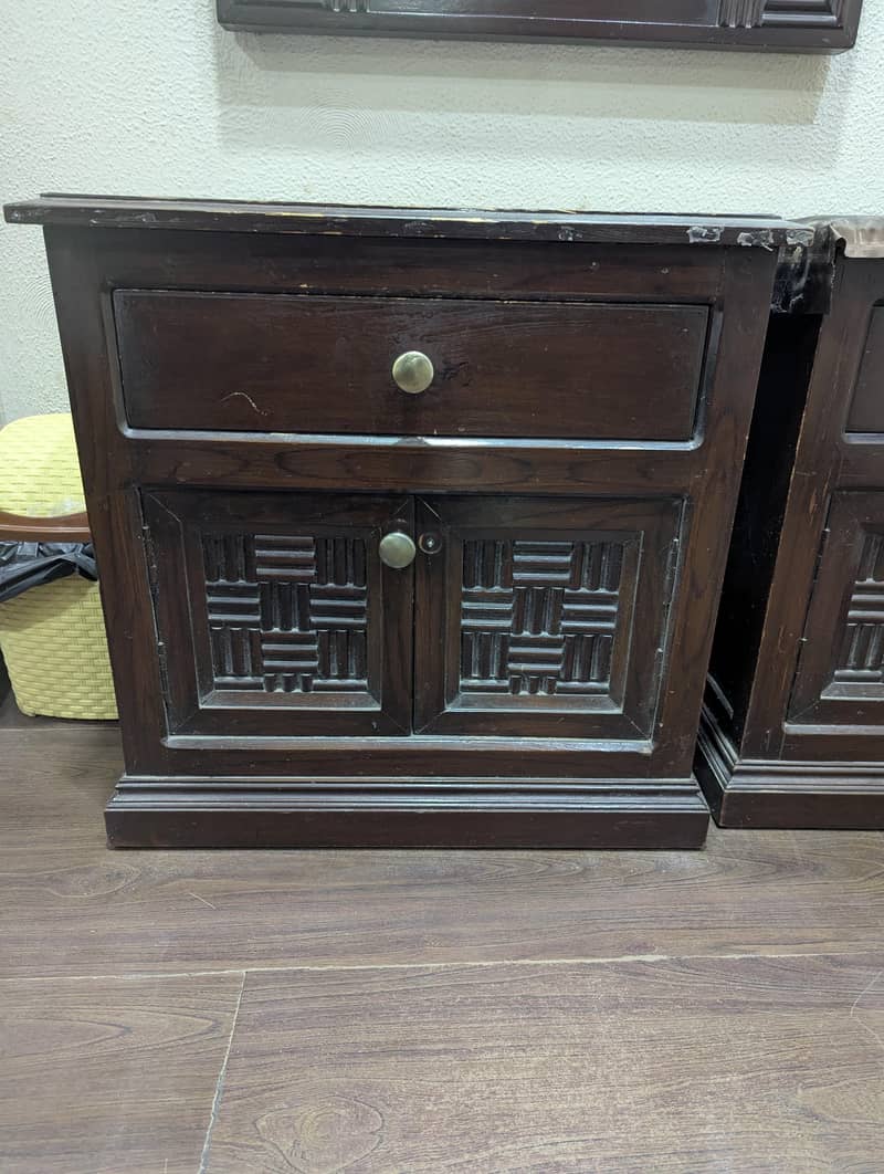 side table 0