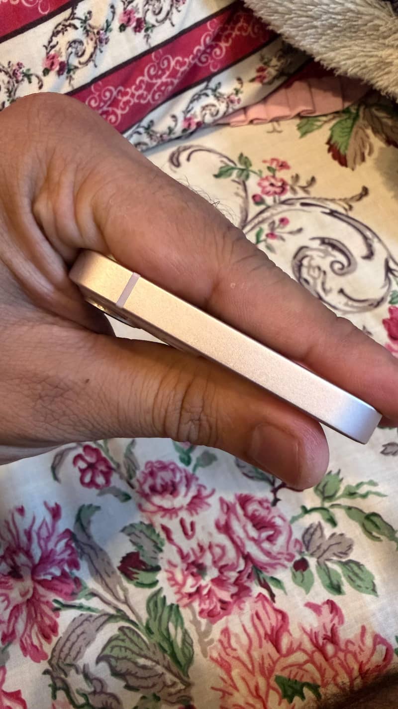 Apple iPhone 13 3
