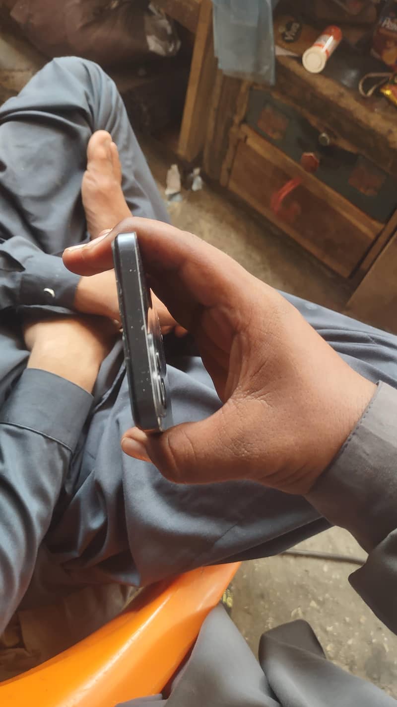 Realme C35 1