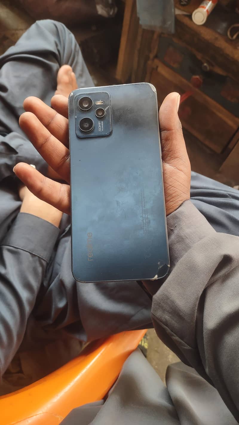 Realme C35 3