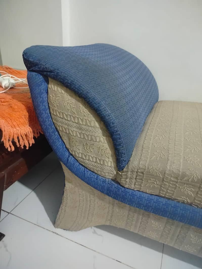seaty sofa 1