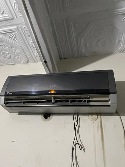 Gree inverter 1 ton Ac