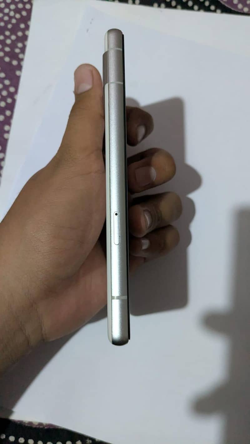 Google Pixel 7a 5