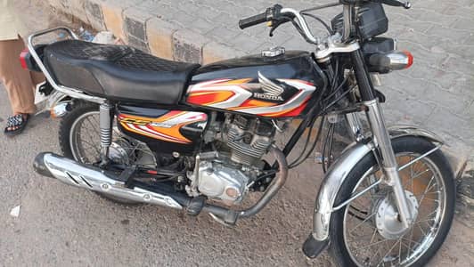 Honda CG125 in Lush Condition for Sale