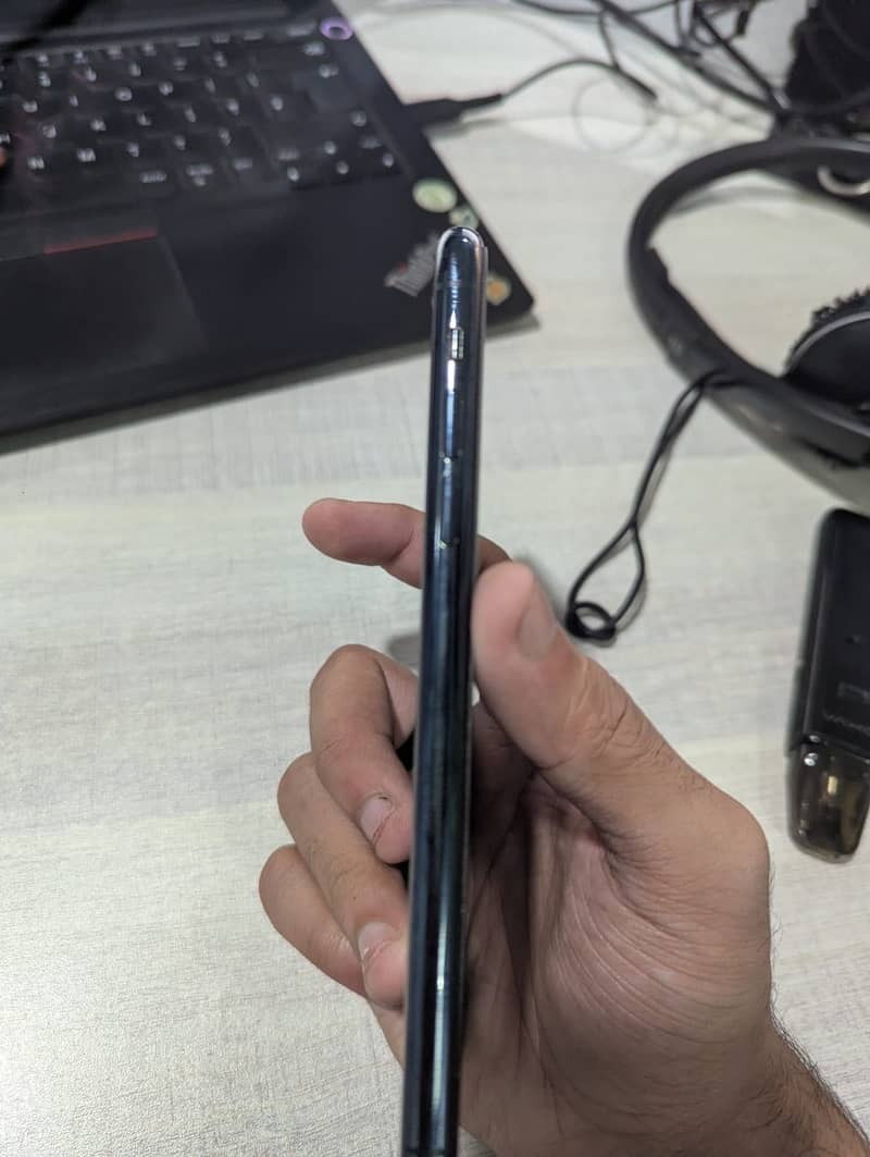 Apple iPhone 11 Pro Max 1