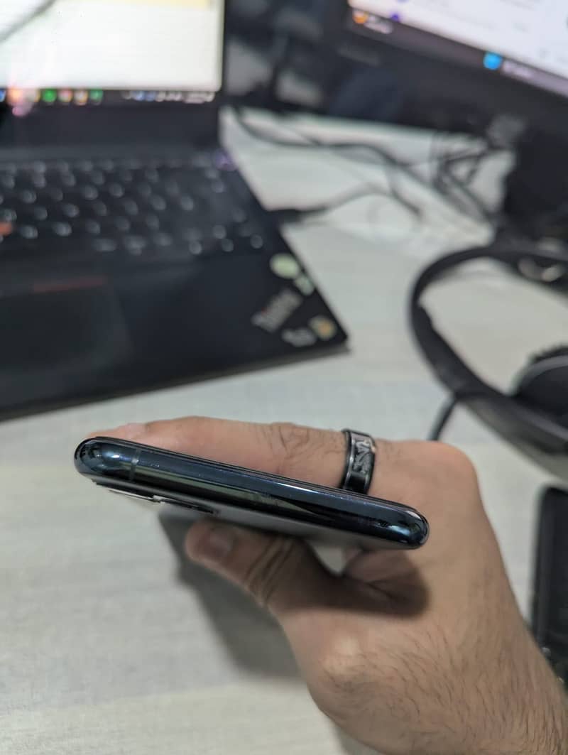 Apple iPhone 11 Pro Max 5