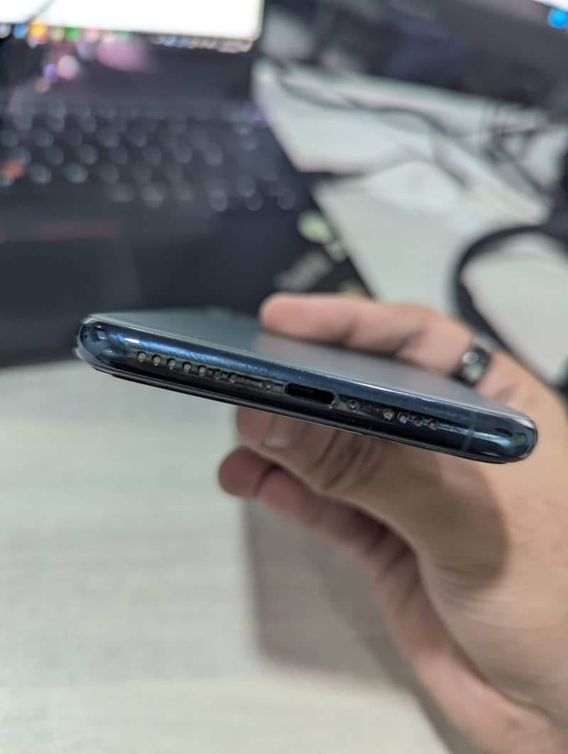Apple iPhone 11 Pro Max 7