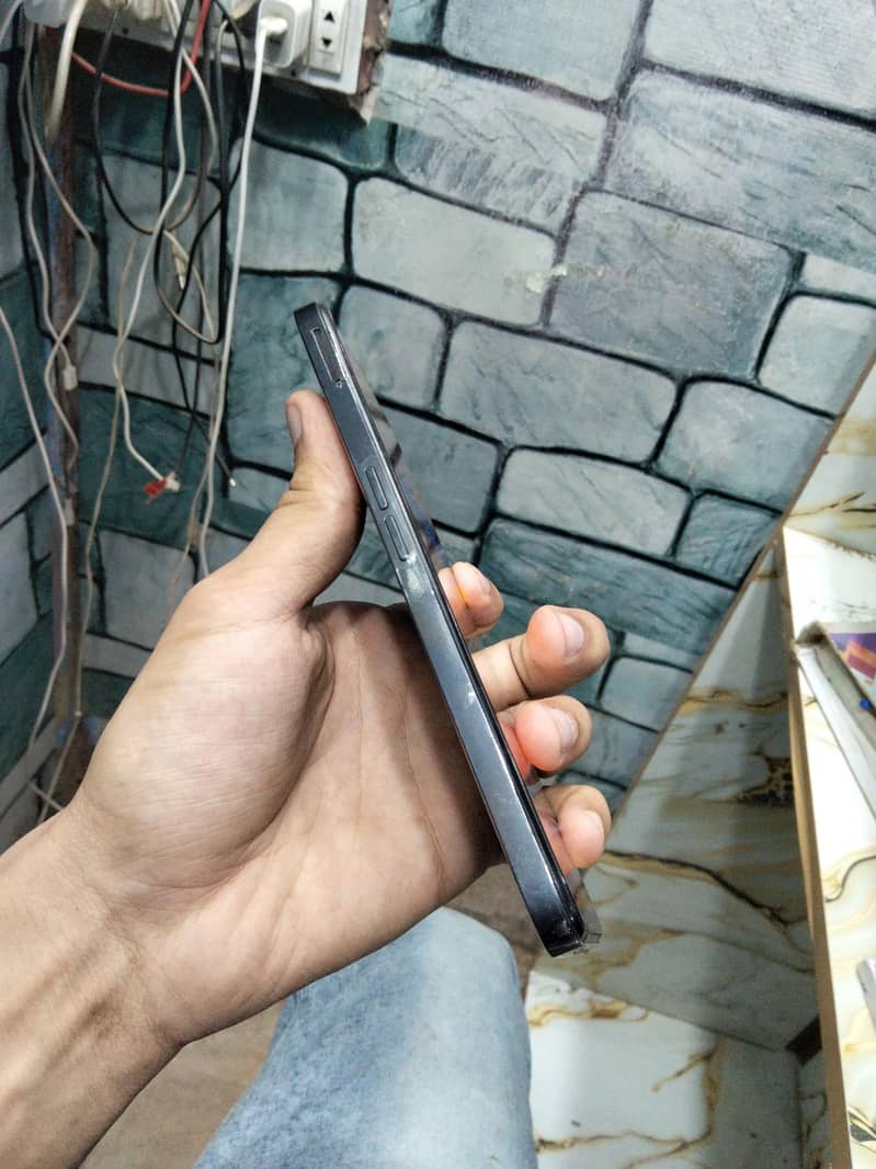 Realme C35 3