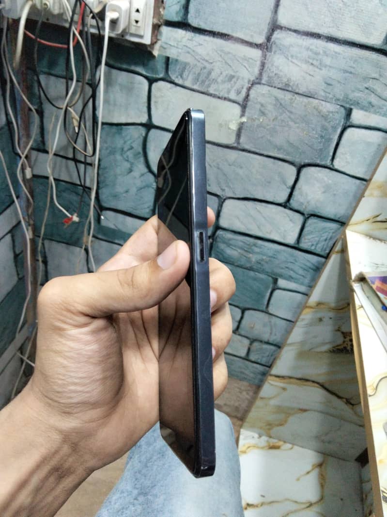 Realme C35 4