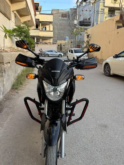 Honda CB150F 2025 Black & Red Contrast Fully Loaded