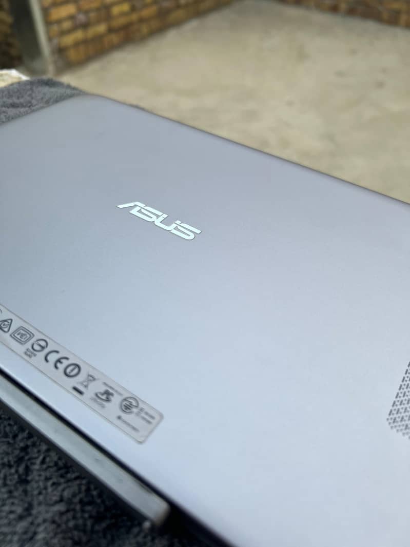 Asus laptop 1