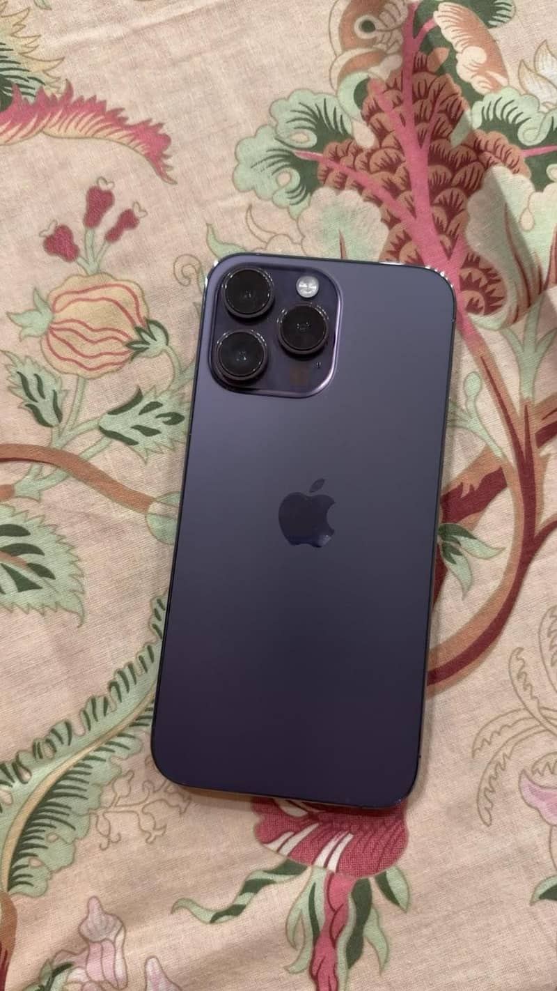 Apple iPhone 12.13. . 14 4