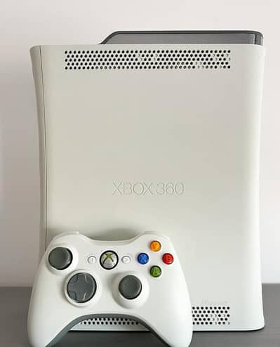 XBOX 360 USED CONDITION 80 + GAMES AND 4 CONTROLLERS HDMI