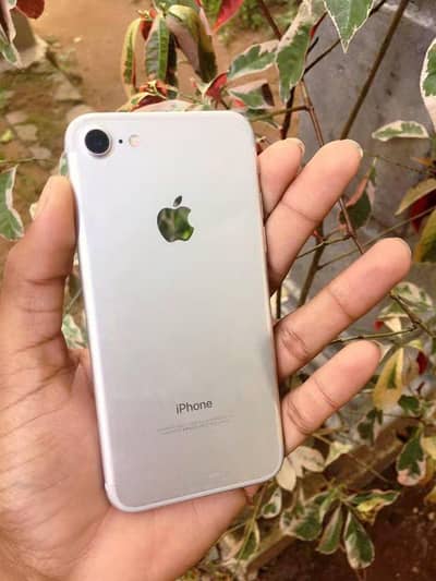 Apple iPhone 7