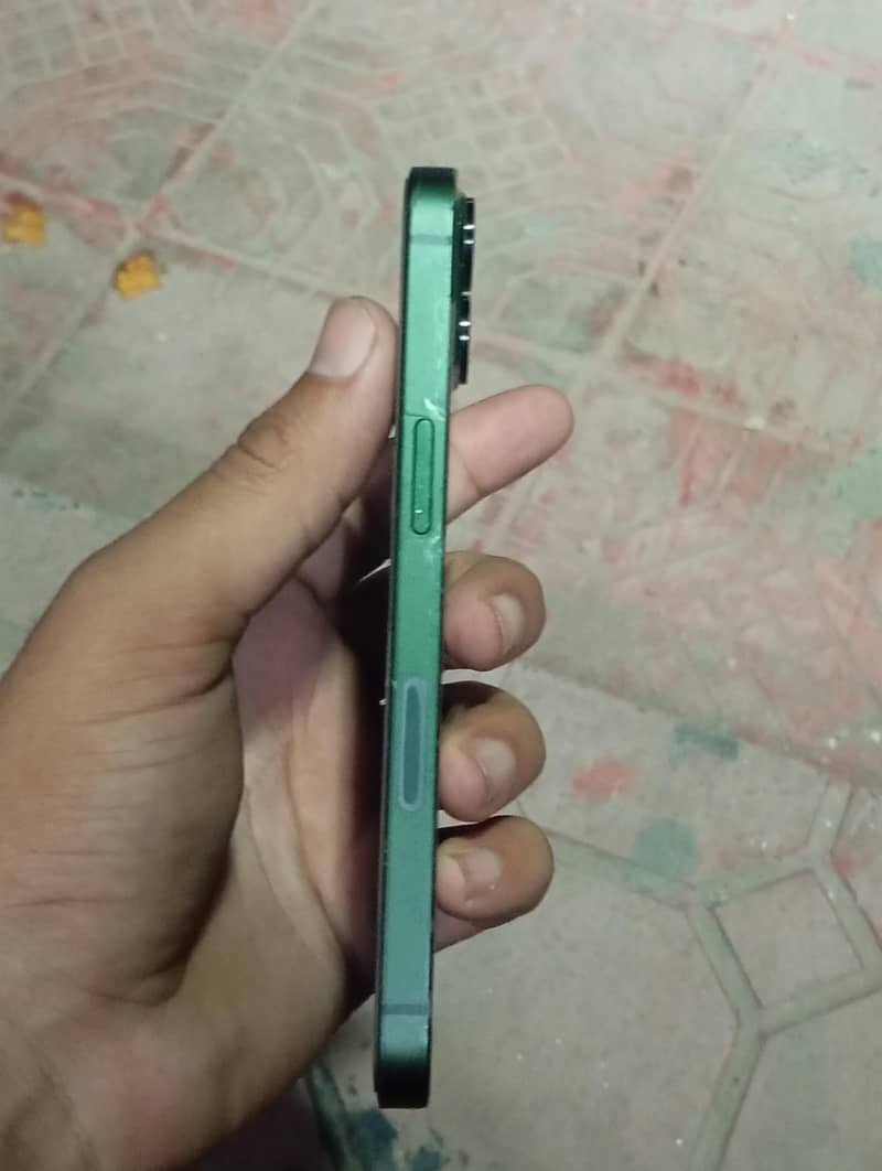 Apple iPhone 13 3