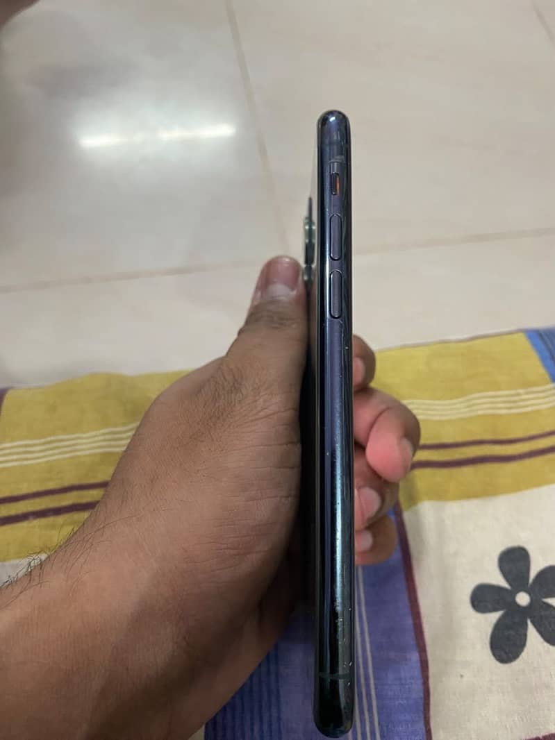 Apple iPhone 11 Pro 3