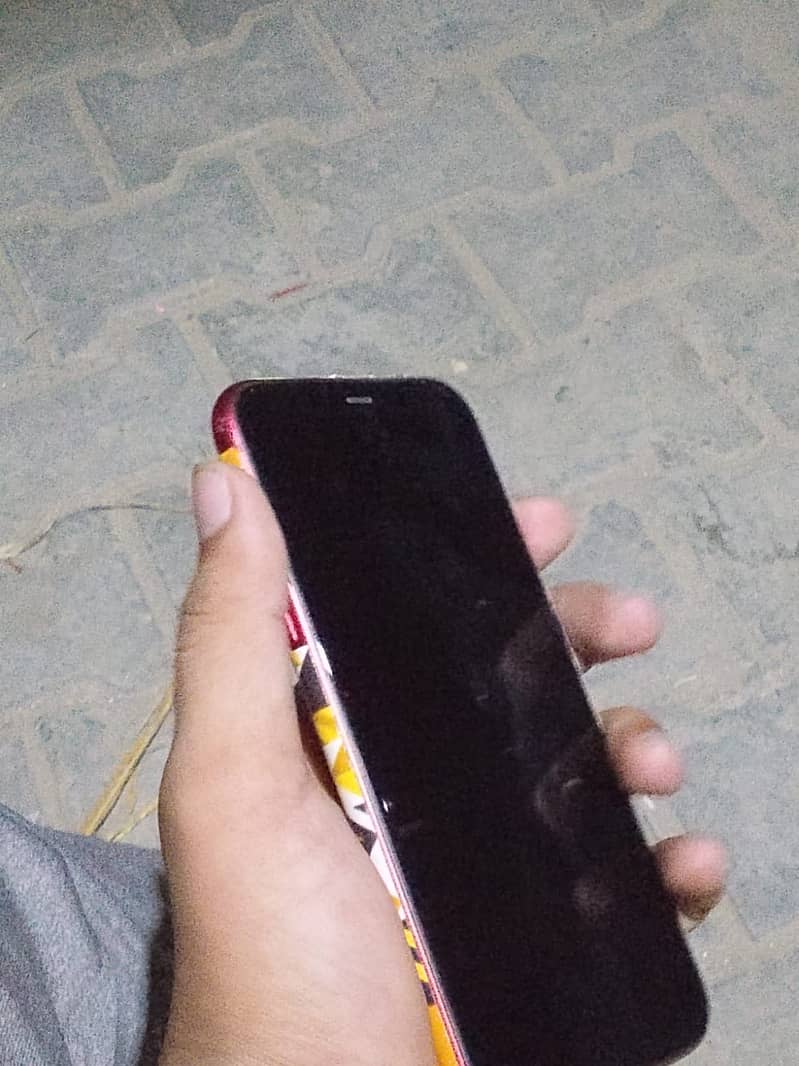 Apple iPhone 11 3