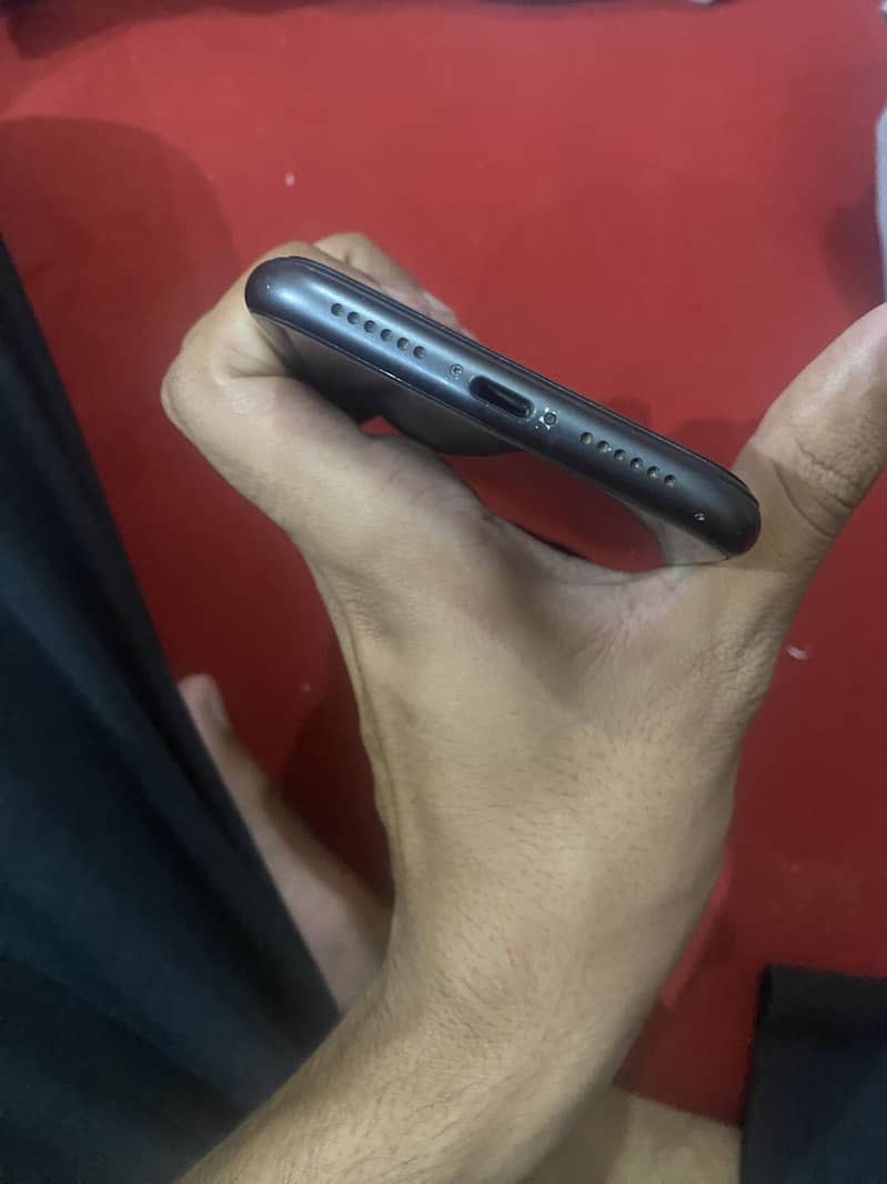 Apple iPhone 11 5