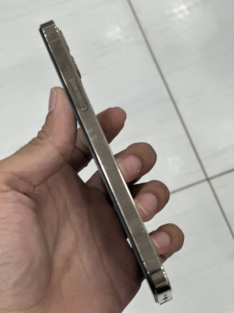 Apple iPhone 12 Pro 1