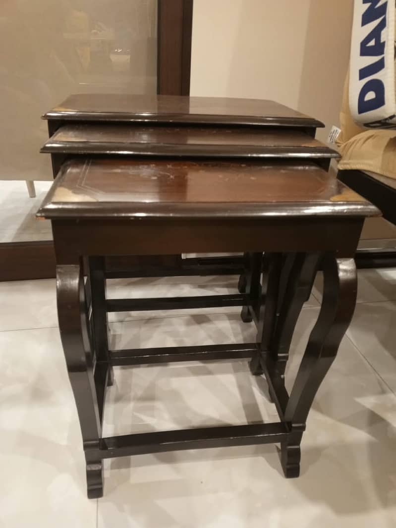 4 table set 0