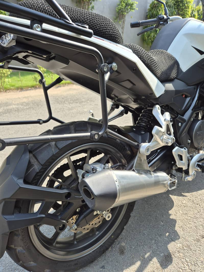 Benelli TRK 251 2