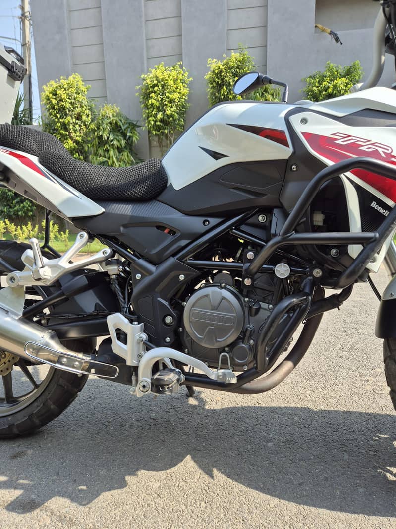 Benelli TRK 251 3