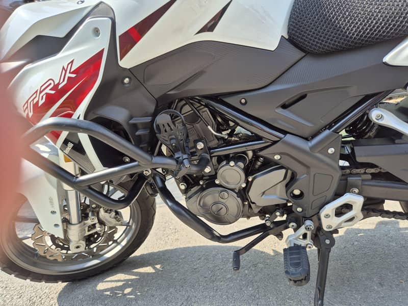 Benelli TRK 251 4