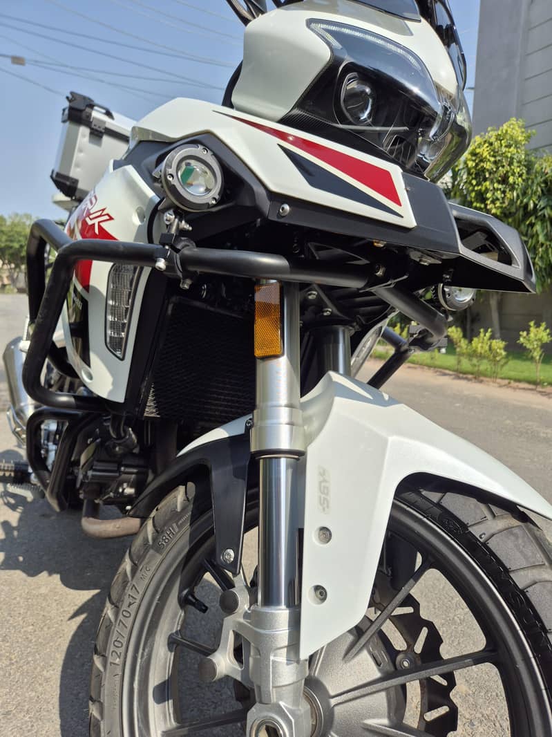 Benelli TRK 251 5