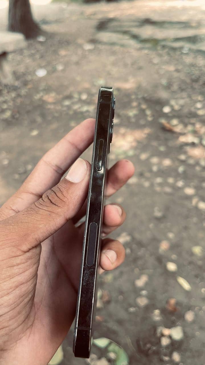 Apple iPhone 12 Pro 1