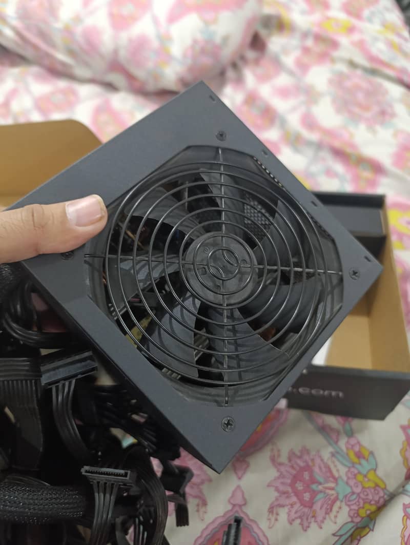HyperK 600w 80plus power supply 2