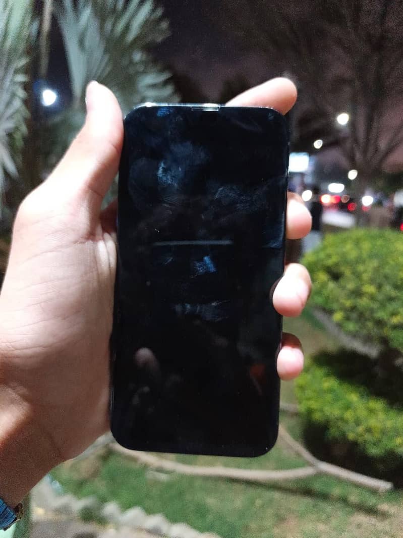 Apple iPhone 13 Pro 2