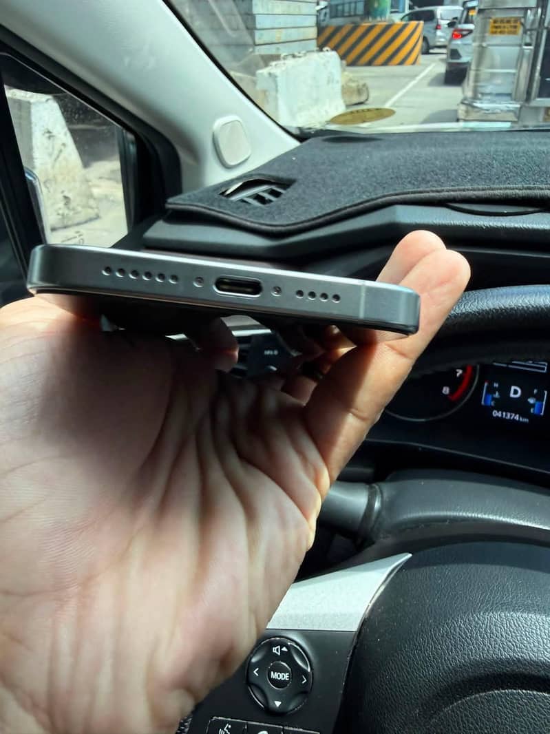 Apple iPhone 15 Pro Max 1