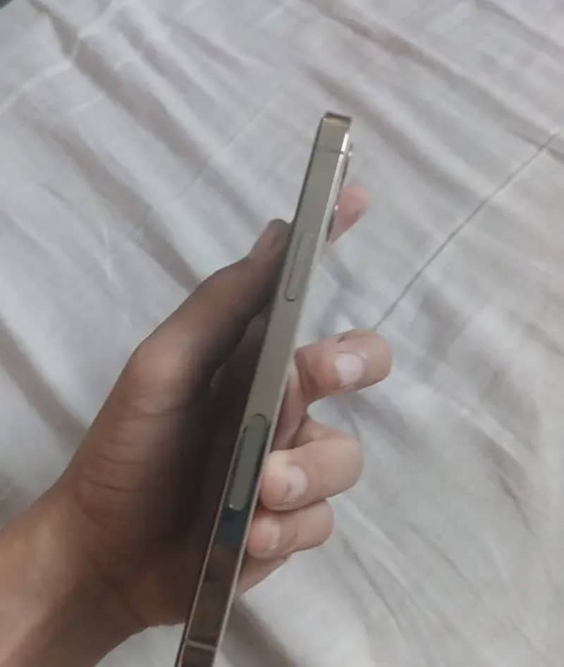 Apple iPhone 12 Pro 1