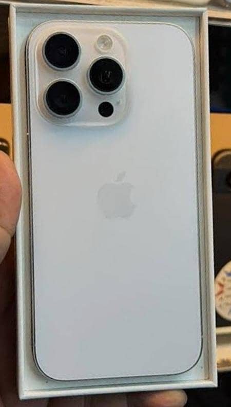 Apple iPhone 16 Pro Max 0
