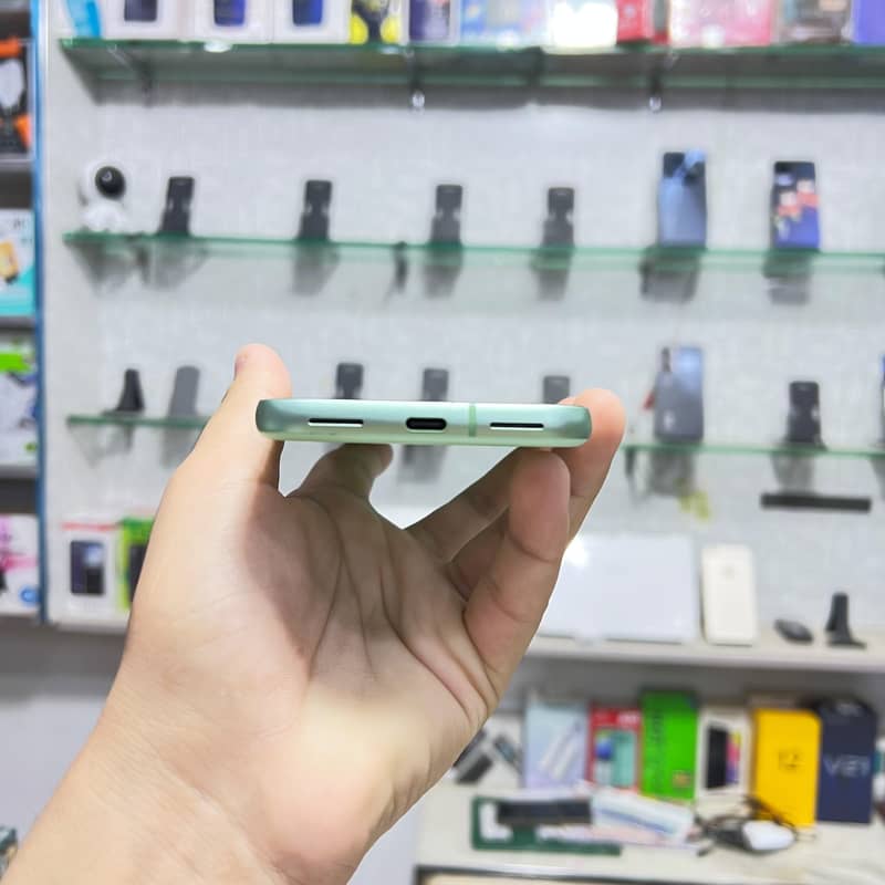 Google Pixel 8a 2