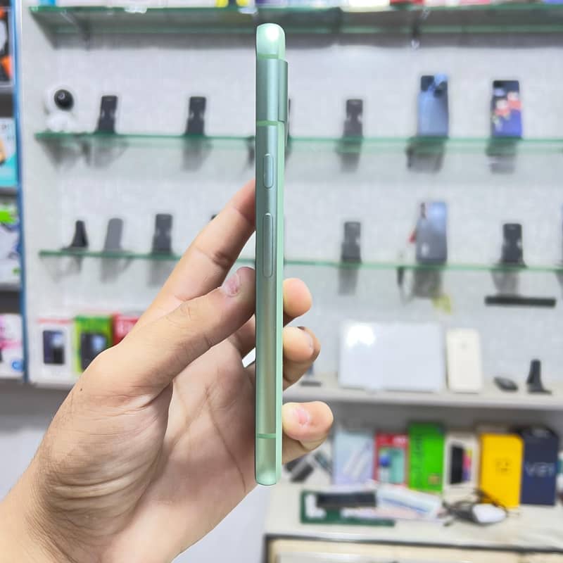 Google Pixel 8a 4