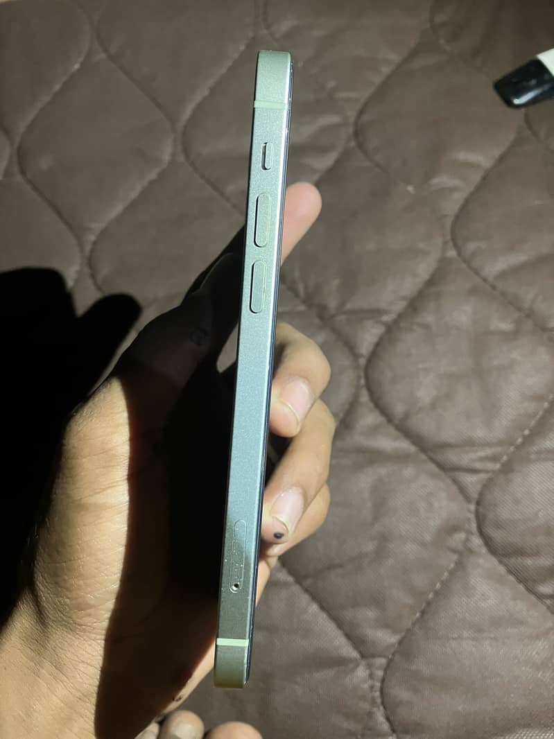 Apple iPhone 12 2
