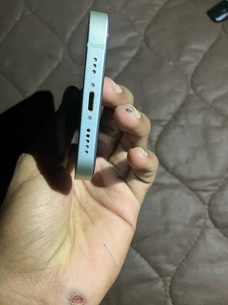 Apple iPhone 12 3