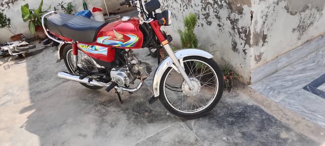 bahot achi new condition bike ha ppf hui v h