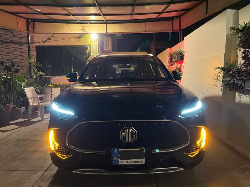 MG HS 2025 0