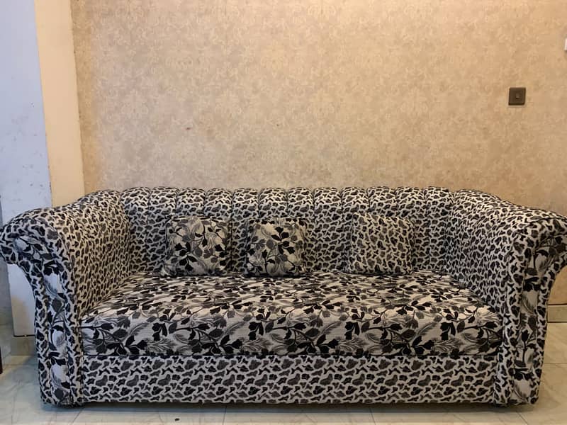 3 seater sofas set 10/10 condition 0