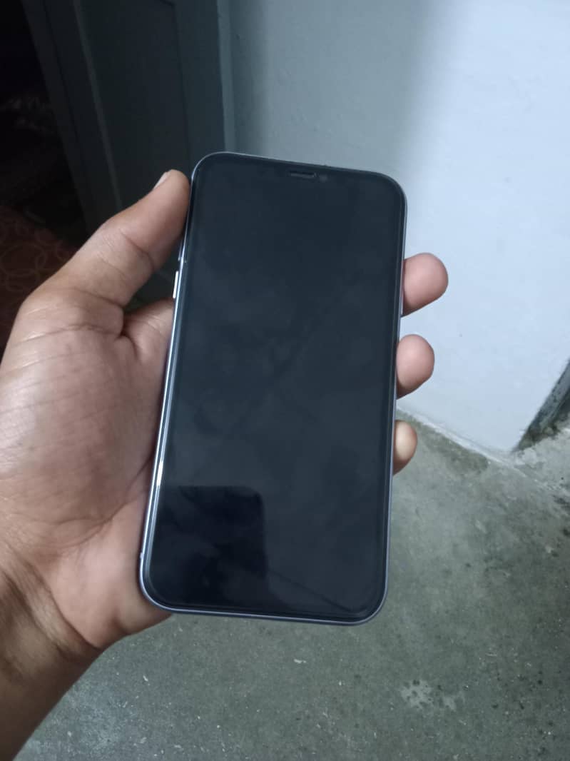 Apple iPhone 11 3