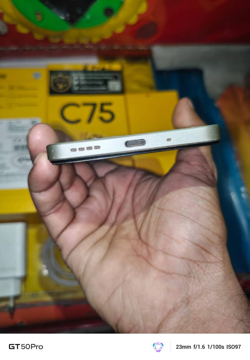 Realme C75 6