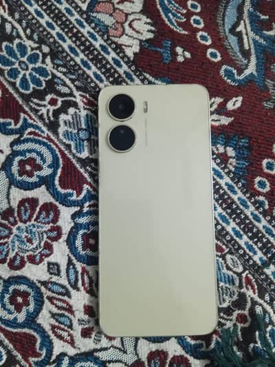 Vivo Y16