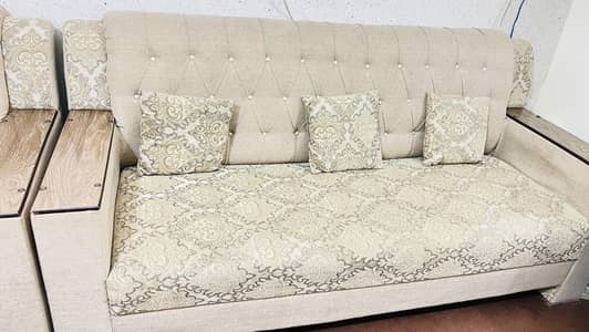 comfortable sofa set for sale in very good condition